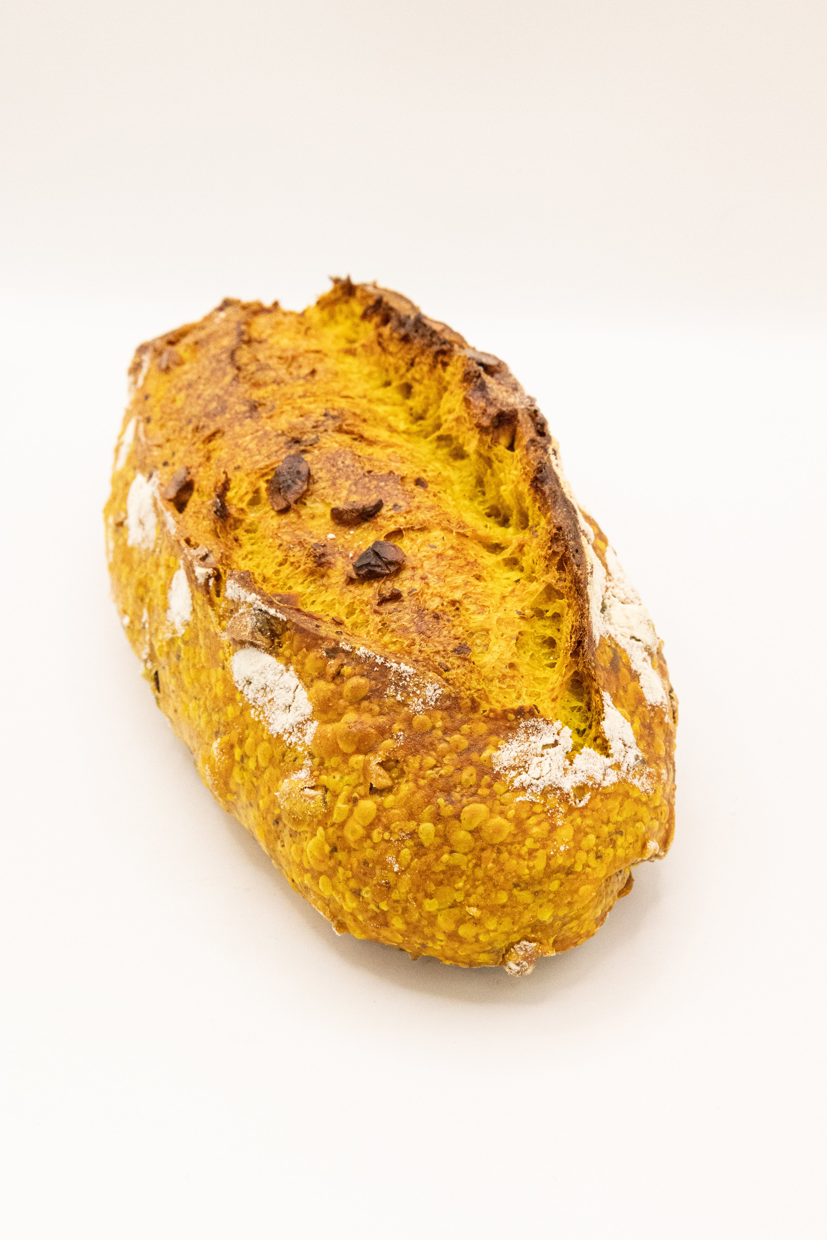 Pain curcuma noisette Maison 1830, boulangerie pâtisserie snacking à Saint-Joseph-de-Rivière et Meilleure Boulangerie des Alpes lors de la Meilleure Boulangerie de France